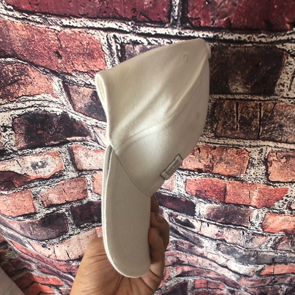 NWOT Saddleback Church HOPE Embroidered Velcro White and Grey Hat - Picture 9 of 9